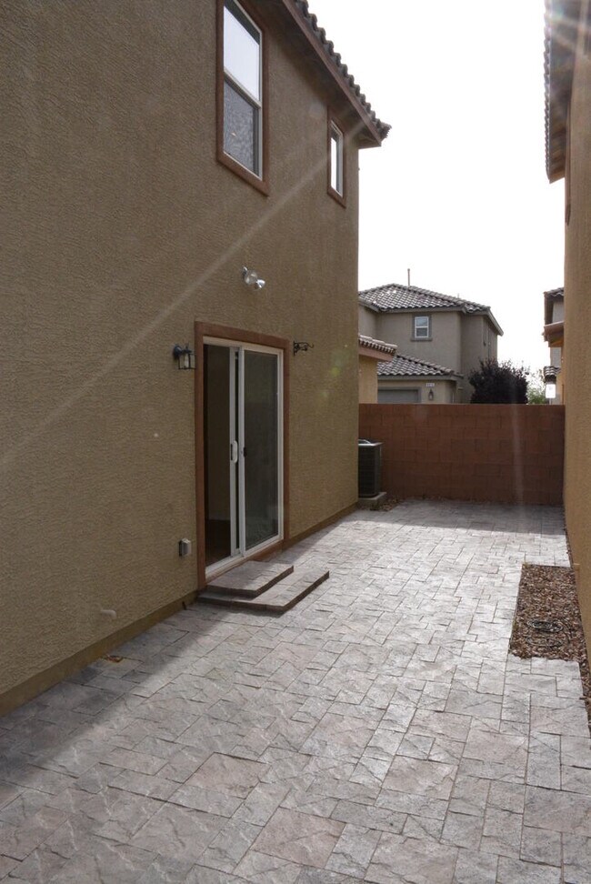 Building Photo - Impeccable Home in a Cul-de-Sac with Great Curb Appeal!