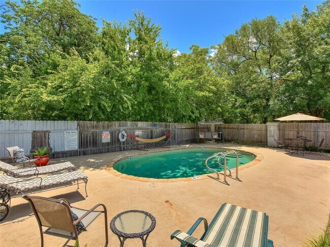 Building Photo - 6109 Bullard Dr