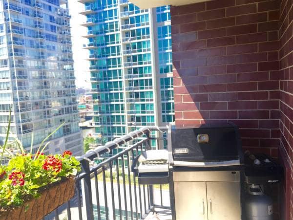 Building Photo - 451 W Huron St