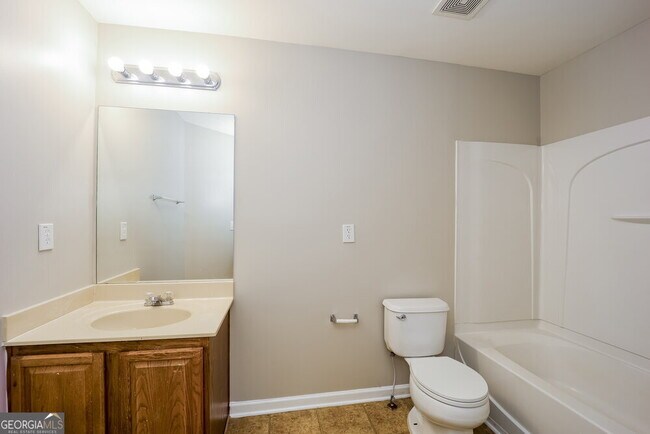 Building Photo - 30 Timber Ln