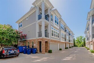 Building Photo - 2326 Stutz Dr