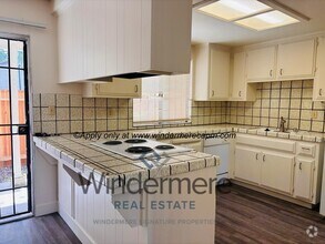 Building Photo - 6217ri