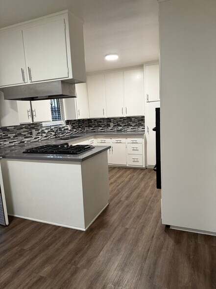 Building Photo - 1339 N Hobart Blvd