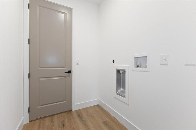 Building Photo - 1133 Hanover Ave