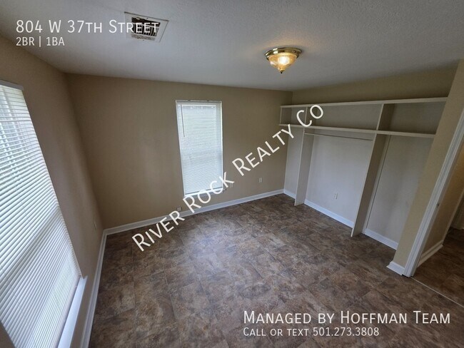 Building Photo - 804 W 37th St