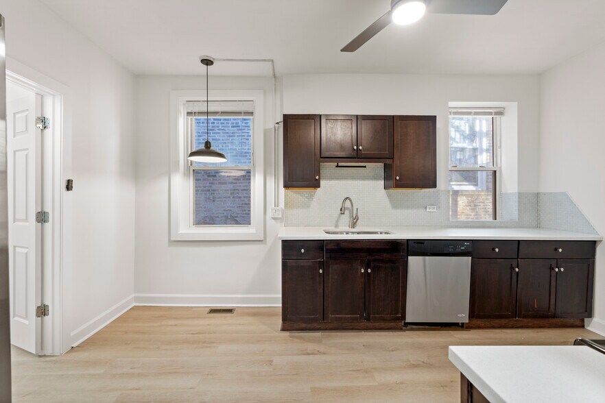 Building Photo - 2617 W Hirsch St