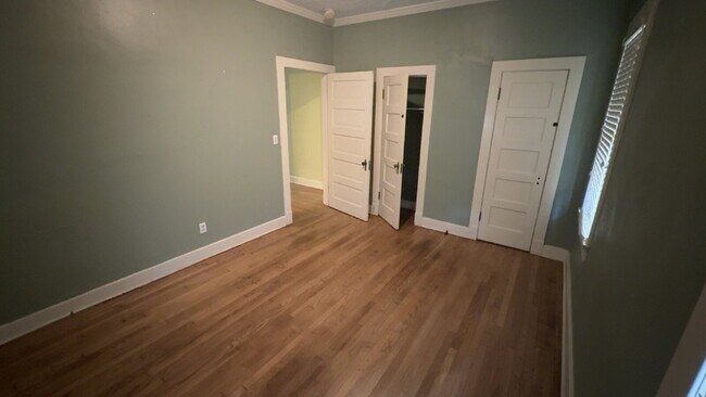 Building Photo - Beautiful duplex in Belhaven!! ALL UTILITIES INCLUDED!!!