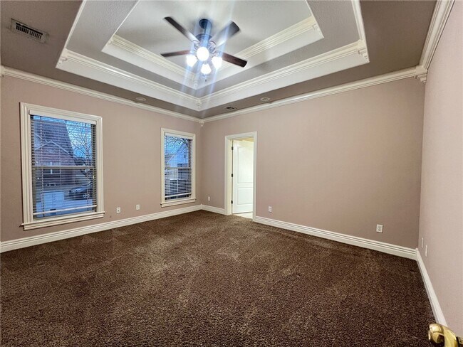 Building Photo - 6517 Tall Oaks Loop S
