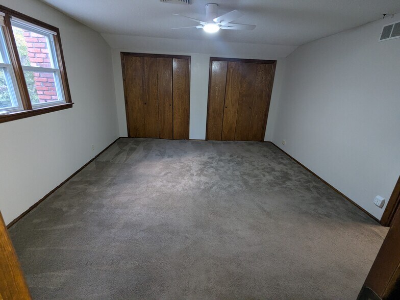 Building Photo - 1306 Marion Dr