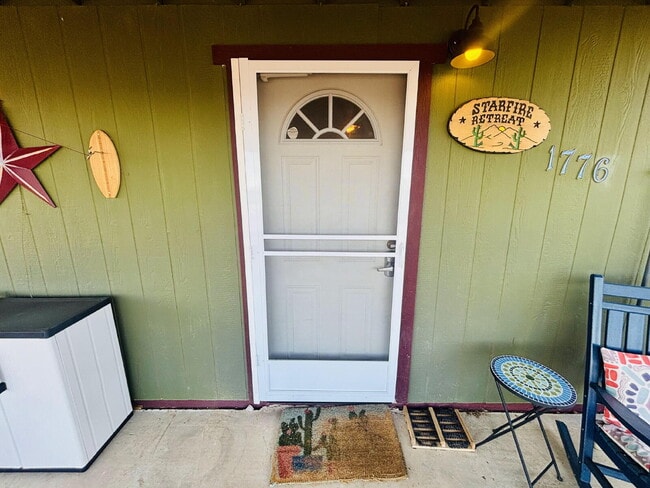 Building Photo - Joshua Tree Cabin in Peaceful, Wide Open Space!