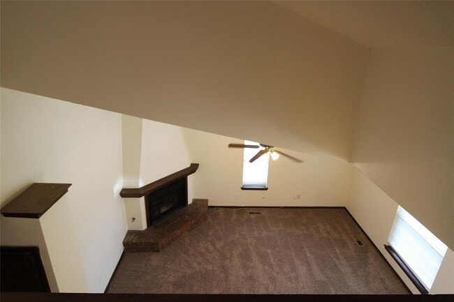 Building Photo - 904 Aspen Ct