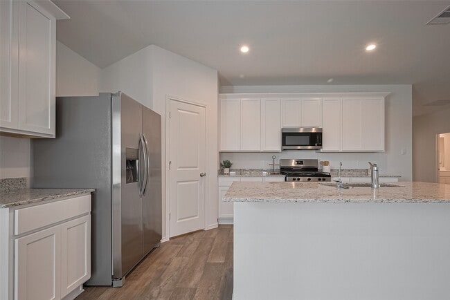 Building Photo - 4207 Zeke Ests Ln