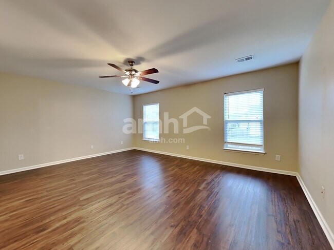 Building Photo - 3026 Crusades St