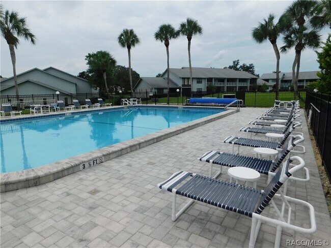 Building Photo - 741 E Hartford St