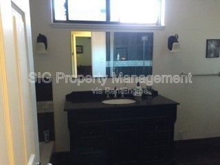 Building Photo - 7849 Beckett St
