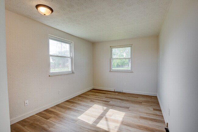 Building Photo - 505 Carnwise St SE