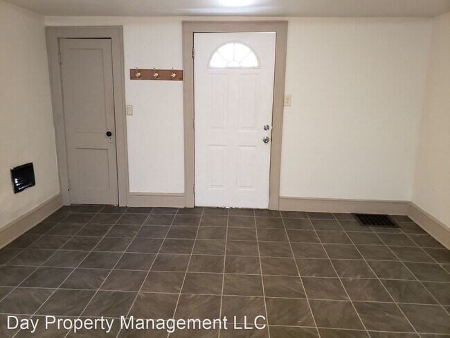 Building Photo - 1300 W Prospect Ave