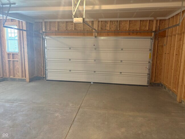 Building Photo - 354 N Grand Oak Dr