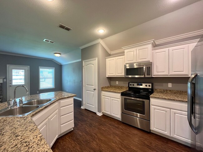 Building Photo - 2520 Meadowglen Ct
