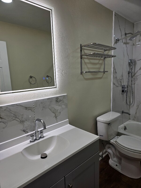 Building Photo - 3950 SE 17th Ct