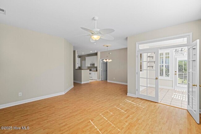 Building Photo - 124 Azalea Dr