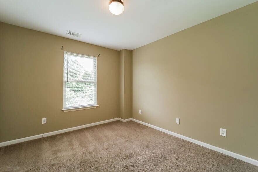 Building Photo - 71 Hamil Ct NW