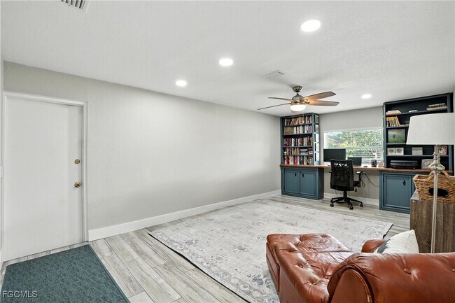 Building Photo - 1250 Kasamada Dr