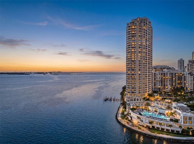 Building Photo - 808 Brickell Key Dr