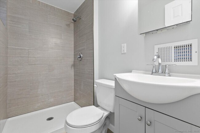 Building Photo - 183 Bradley St