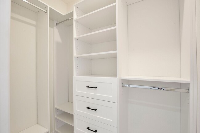 Building Photo - Move-In Ready 2BR/2BA Villa with Den + 2-Car Garage | Lake Nona Adjacent | Suncrest at St. Cloud