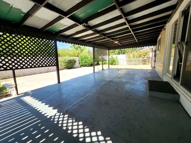 Building Photo - Rancho Cordova 3 Bedroom 2 Bath