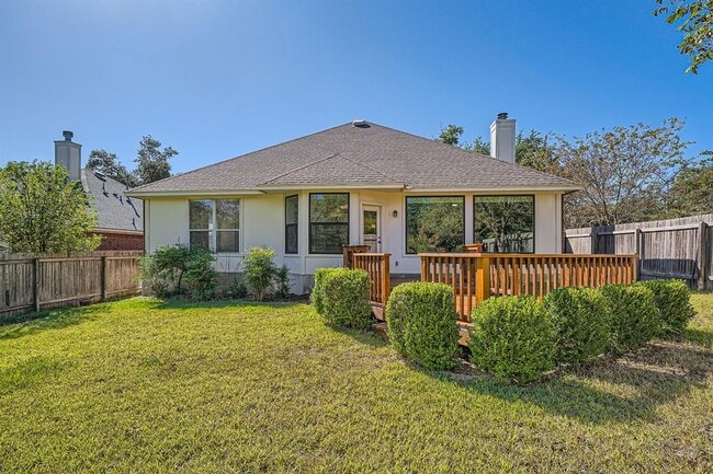 Building Photo - 15013 Doria Dr