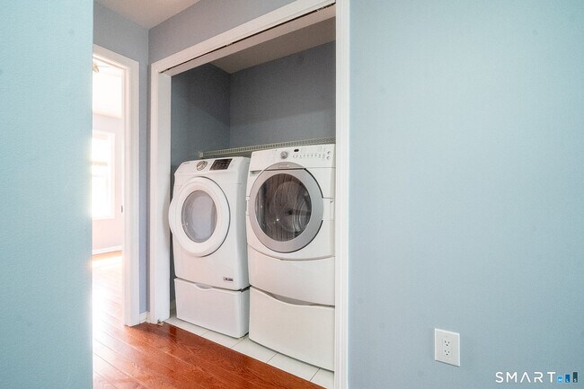 Building Photo - 39 Coram Rd