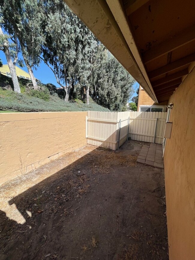 Building Photo - 2/1 Penasquitos Codno Available Now!