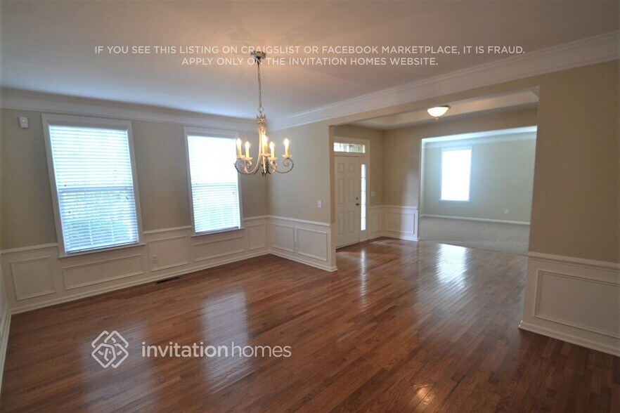 Building Photo - 2104 Riverbank Rd