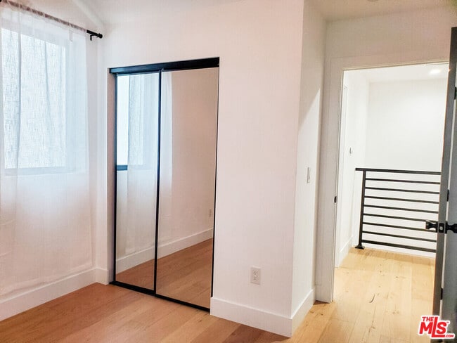 Building Photo - 11221 Hannum Ave