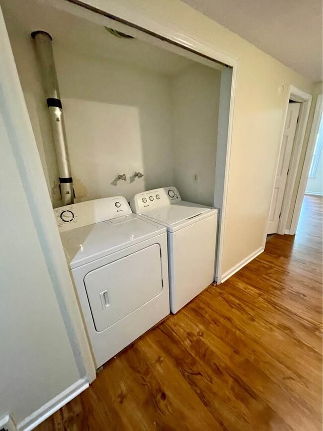 Building Photo - 4917 Artcrest Dr