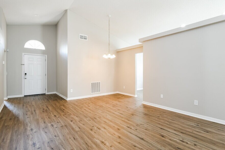 Building Photo - 417 Halstead Dr