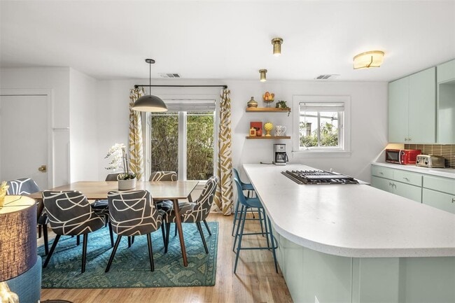 Building Photo - 909 Shelley Ave