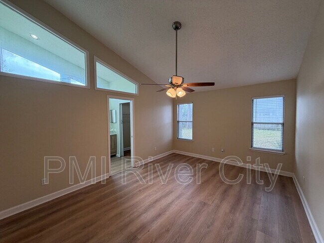 Building Photo - 502 Tidal Wave Ln