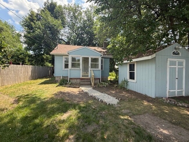 Building Photo - Charming 2-Bedroom Home in Godwin Heights ...