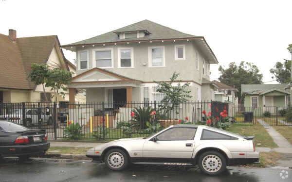 Primary Photo - 1176 W 37th St