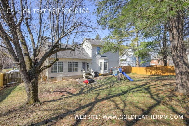 Building Photo - 905 Split Oak Dr