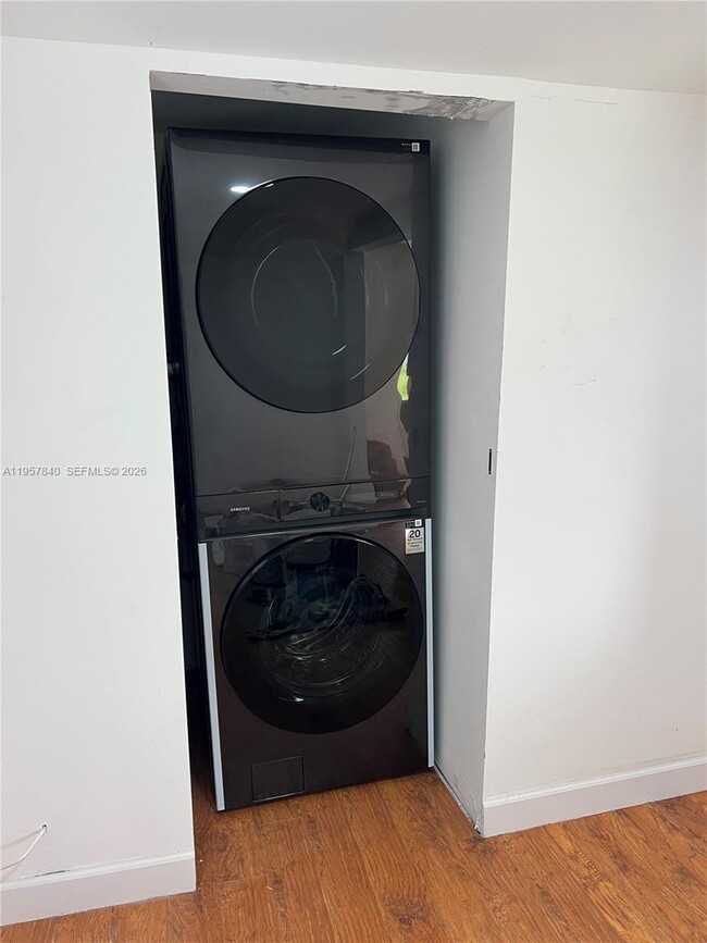 Building Photo - 10805 NW 10th Ave