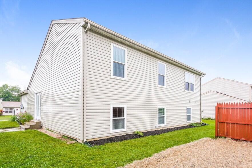Building Photo - 4087 FairOaks Dr