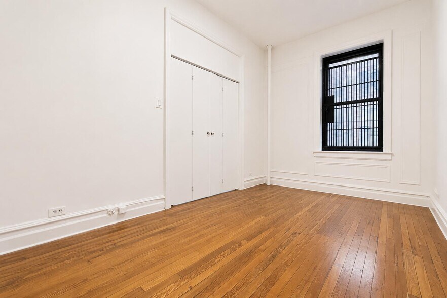 Building Photo - 45 Tiemann Pl