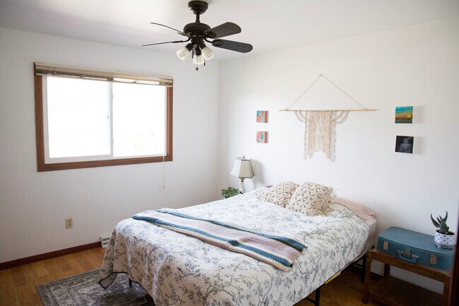 Bedroom #1 - 1319 S Thompson Dr