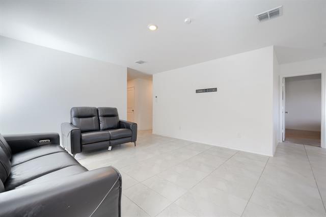 Building Photo - 1799 Courage Crk