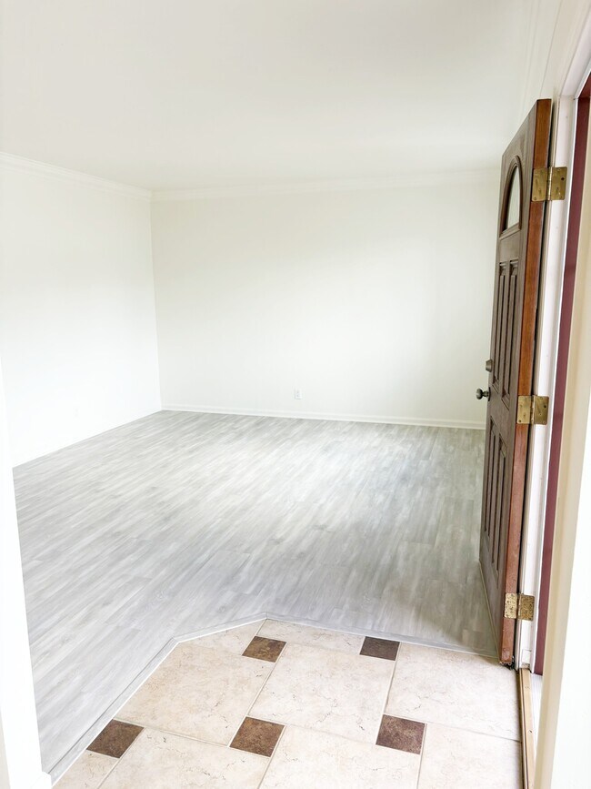Building Photo - 3189 Coral Dr