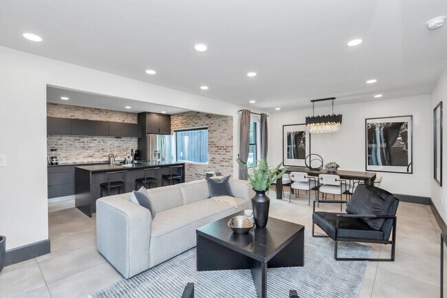 Building Photo - 2683 Blodgett St